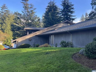 194 Taylor Blvd. on SunLand Golf and Country Club in Washington - for sale on GolfHomes.com, golf home, golf lot