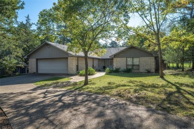 Wonderful 3BD-2.5BA + Office Golf Course home on 2 lots situated on Holly Lake Ranch Golf Club in Texas - for sale on GolfHomes.com, golf home, golf lot