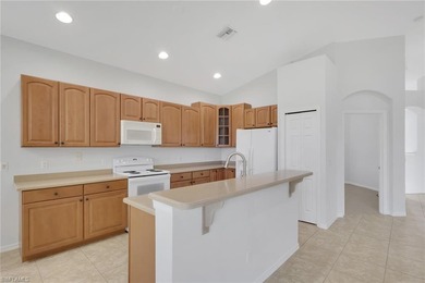 Discover effortless living in this beautifully maintained on Spanish Wells Golf and Country Club in Florida - for sale on GolfHomes.com, golf home, golf lot