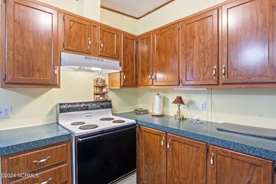 Charming 3 bedroom beach bungalow located in the town of Sunset on Pearl Golf Links in North Carolina - for sale on GolfHomes.com, golf home, golf lot