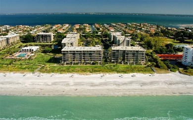 Spacious 3-Bedroom End-Unit Residence in Sought-After Beachplace on Links on Longboat Golf Club in Florida - for sale on GolfHomes.com, golf home, golf lot