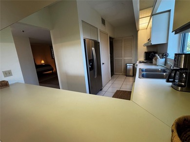 Spacious 3-Bedroom End-Unit Residence in Sought-After Beachplace on Links on Longboat Golf Club in Florida - for sale on GolfHomes.com, golf home, golf lot