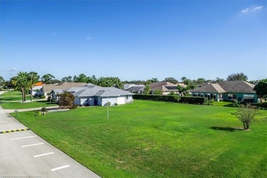 This beautiful 3BD/2BA pool home offers luxurious living in a on Sun n Lake Golf and Country Club in Florida - for sale on GolfHomes.com, golf home, golf lot