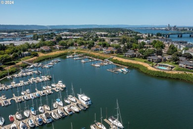 Waterfront living on Hayden Bay! This contemporary townhouse on Columbia Edgewater Country Club - Columbia-Edgewater Countr in Oregon - for sale on GolfHomes.com, golf home, golf lot