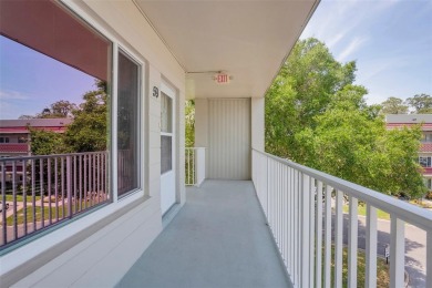 PRICED REDUCED!   Desirable 1,400 sq ft end unit, 2 bed/2 bath on On Top Of The World Golf Course in Florida - for sale on GolfHomes.com, golf home, golf lot