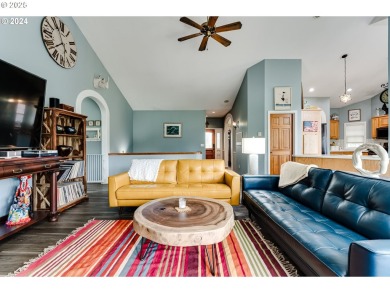 Don't miss your opportunity to own this beautiful home located on  in Oregon - for sale on GolfHomes.com, golf home, golf lot
