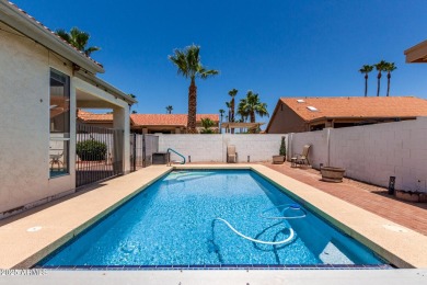 This charming 2 bed, 2 bath Ventana model in Sun Lakes' on Cottonwood Country Club in Arizona - for sale on GolfHomes.com, golf home, golf lot