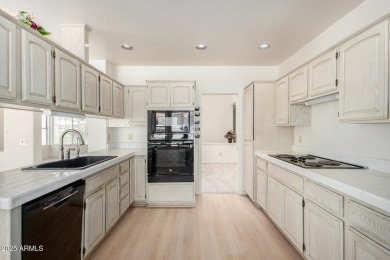 This charming 2 bed, 2 bath Ventana model in Sun Lakes' on Cottonwood Country Club in Arizona - for sale on GolfHomes.com, golf home, golf lot