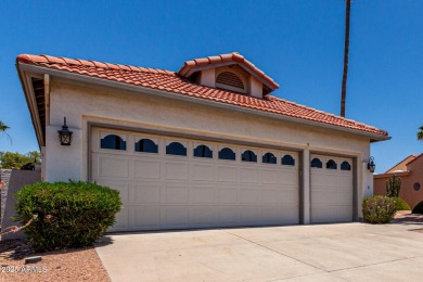This charming 2 bed, 2 bath Ventana model in Sun Lakes' on Cottonwood Country Club in Arizona - for sale on GolfHomes.com, golf home, golf lot