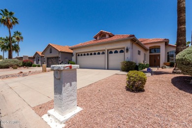 This charming 2 bed, 2 bath Ventana model in Sun Lakes' on Cottonwood Country Club in Arizona - for sale on GolfHomes.com, golf home, golf lot