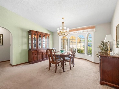 Located in Glen Lakes, this 1990 Alexander Boca Grande Deluxe on Glen Lakes Country Club in Florida - for sale on GolfHomes.com, golf home, golf lot