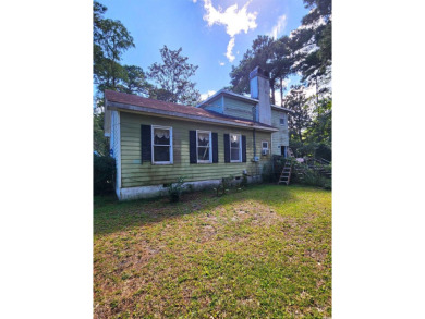 Great opportunity for a fixer upper.  Sold as-is this home is on The Tradition Golf Club in South Carolina - for sale on GolfHomes.com, golf home, golf lot