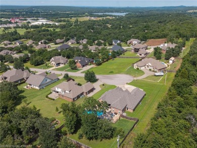 Welcome to 1199 Highland Circle in Greenwood, Arkansas! Located on Vache-Grasse Country Club in Arkansas - for sale on GolfHomes.com, golf home, golf lot