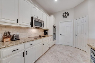 Charming 3 bed, 3 bath home in the 24-7 gated and guarded Resort on The Golf Club at Resort Eagle Mountain Lake in Texas - for sale on GolfHomes.com, golf home, golf lot