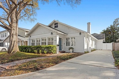 Under contract-accepting backup offers. Welcome to this charming on Palma Ceia Golf and Country Club in Florida - for sale on GolfHomes.com, golf home, golf lot