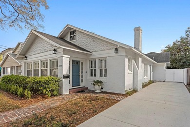 Under contract-accepting backup offers. Welcome to this charming on Palma Ceia Golf and Country Club in Florida - for sale on GolfHomes.com, golf home, golf lot