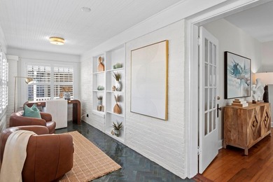 Under contract-accepting backup offers. Welcome to this charming on Palma Ceia Golf and Country Club in Florida - for sale on GolfHomes.com, golf home, golf lot