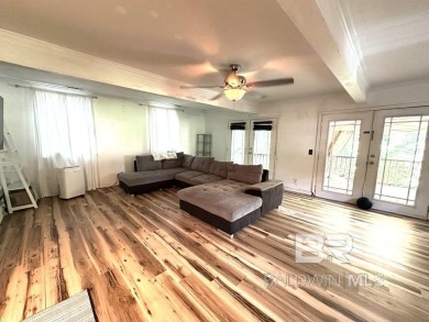 Excellent Fixer-Upper Opportunity in Lake ForestThis charming on Lake Forest Yacht and Country Club in Alabama - for sale on GolfHomes.com, golf home, golf lot
