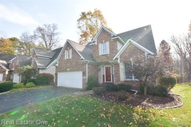 WELCOME HOME TO THIS SPACIOUS  DETACHED CONDO IN THE DESIRABLE on The Captains Club At Woodfield in Michigan - for sale on GolfHomes.com, golf home, golf lot