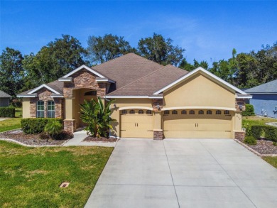 Under contract-accepting backup offers. Welcome to 292 Hammock on DeBary Golf and Country Club in Florida - for sale on GolfHomes.com, golf home, golf lot