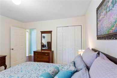 Welcome to this beautifully updated 4 bedroom, 3 bath on Canongate Golf Club in Georgia - for sale on GolfHomes.com, golf home, golf lot