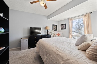 Adorable well cared for upper level 2 bed 2 bath condo located on Woodson Bend Resort in Kentucky - for sale on GolfHomes.com, golf home, golf lot