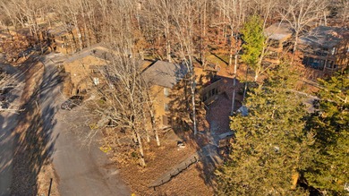 Adorable well cared for upper level 2 bed 2 bath condo located on Woodson Bend Resort in Kentucky - for sale on GolfHomes.com, golf home, golf lot