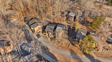 Adorable well cared for upper level 2 bed 2 bath condo located on Woodson Bend Resort in Kentucky - for sale on GolfHomes.com, golf home, golf lot