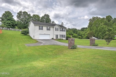 Beautifully maintained Traditional-style Home, sits on a 0.40 on Country Club of Bristol in Tennessee - for sale on GolfHomes.com, golf home, golf lot