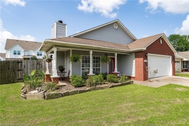 Come see this charming house on the corner! This 3 bed, 2 on Vache-Grasse Country Club in Arkansas - for sale on GolfHomes.com, golf home, golf lot