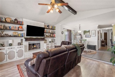 Come see this charming house on the corner! This 3 bed, 2 on Vache-Grasse Country Club in Arkansas - for sale on GolfHomes.com, golf home, golf lot