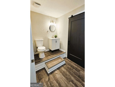 Welcome home to 389 Waxwing Drive!! Adorable renovated tri-level on Turtle Cove Golf Course in Georgia - for sale on GolfHomes.com, golf home, golf lot