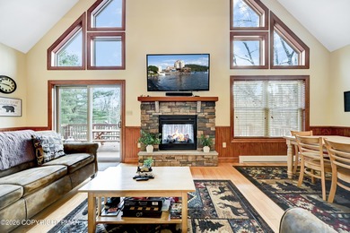 STR Opportunity! Approx 100k in revenues. Warm, inviting, and on Split Rock Resort and Country Club in Pennsylvania - for sale on GolfHomes.com, golf home, golf lot