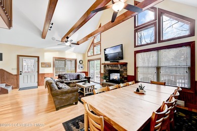 STR Opportunity! Approx 100k in revenues. Warm, inviting, and on Split Rock Resort and Country Club in Pennsylvania - for sale on GolfHomes.com, golf home, golf lot