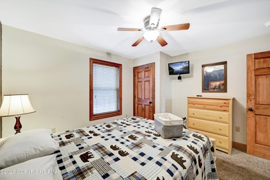 STR Opportunity! Approx 100k in revenues. Warm, inviting, and on Split Rock Resort and Country Club in Pennsylvania - for sale on GolfHomes.com, golf home, golf lot