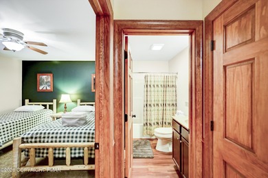 STR Opportunity! Approx 100k in revenues. Warm, inviting, and on Split Rock Resort and Country Club in Pennsylvania - for sale on GolfHomes.com, golf home, golf lot