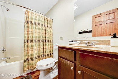 STR Opportunity! Approx 100k in revenues. Warm, inviting, and on Split Rock Resort and Country Club in Pennsylvania - for sale on GolfHomes.com, golf home, golf lot