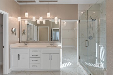 This is perfect house for entertaining. This beautifully on Glenlakes Golf Club in Alabama - for sale on GolfHomes.com, golf home, golf lot