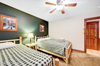 STR Opportunity! Approx 100k in revenues. Warm, inviting, and on Split Rock Resort and Country Club in Pennsylvania - for sale on GolfHomes.com, golf home, golf lot