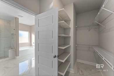 This is perfect house for entertaining. This beautifully on Glenlakes Golf Club in Alabama - for sale on GolfHomes.com, golf home, golf lot