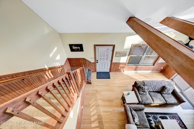 STR Opportunity! Approx 100k in revenues. Warm, inviting, and on Split Rock Resort and Country Club in Pennsylvania - for sale on GolfHomes.com, golf home, golf lot