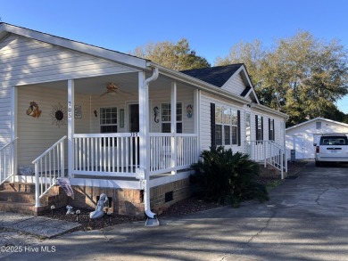 Great location in the very sought after Seaside Station. This on Oyster Bay Golf Links in North Carolina - for sale on GolfHomes.com, golf home, golf lot