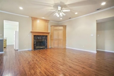 Welcome to this spacious 3 bedroom 2.1 bath 2 car garage in on The Club At Runaway Bay in Texas - for sale on GolfHomes.com, golf home, golf lot