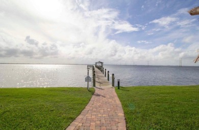 -- CHARMING 2 Bedroom / 1 Bath BEACH COTTAGE!! Located in the on Spessard Holland Golf Course in Florida - for sale on GolfHomes.com, golf home, golf lot