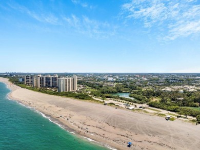 Live the Jupiter lifestyle in beautiful Ocean Parks. It's all on Jupiter Dunes Golf Course in Florida - for sale on GolfHomes.com, golf home, golf lot