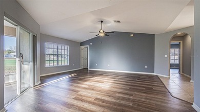 COME to SUNNY FLORIDA! Welcome to resort-style living in the on Tampa Bay Golf and Country Club in Florida - for sale on GolfHomes.com, golf home, golf lot