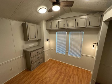 This cute 1 bedroom 1 bath park model with 10x14 bonus room is on Clerbrook Resort, Inc. in Florida - for sale on GolfHomes.com, golf home, golf lot