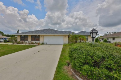 GREAT INVESTMENT OPPORTUNITY - FIXER UPPER IN SUN CITY CENTER! on Caloosa Greens Executive Golf Course in Florida - for sale on GolfHomes.com, golf home, golf lot