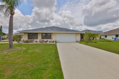 GREAT INVESTMENT OPPORTUNITY - FIXER UPPER IN SUN CITY CENTER! on Caloosa Greens Executive Golf Course in Florida - for sale on GolfHomes.com, golf home, golf lot