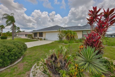 GREAT INVESTMENT OPPORTUNITY - FIXER UPPER IN SUN CITY CENTER! on Caloosa Greens Executive Golf Course in Florida - for sale on GolfHomes.com, golf home, golf lot
